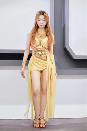 李紫婷铠甲少女性感舞台照图片_13