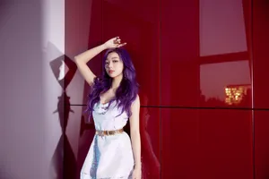 李紫婷紫发白裙性感写真图片_5