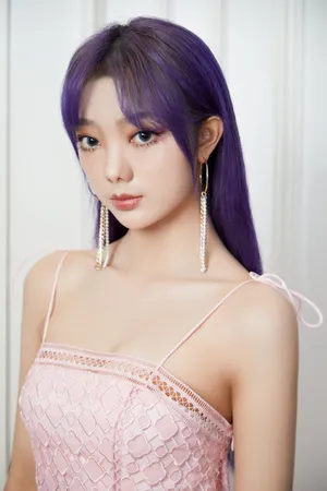 李紫婷吊带粉裙性感写真图片_2
