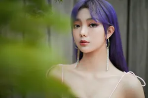 李紫婷吊带粉裙性感写真图片_6