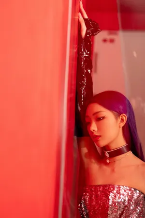 李紫婷抹胸裙性感撩人写真图片_5