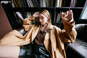 李紫婷棕色风衣酷感写真图片_1