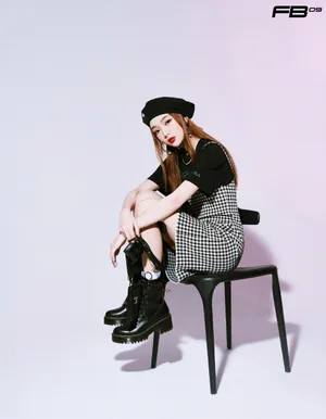 李紫婷格子裙清爽写真图片_3