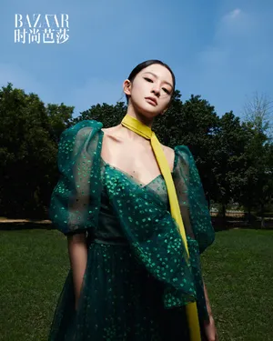 蔡卓宜绿地养眼写真图片_2