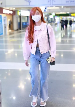 李紫婷橘发私服街拍照图片_3
