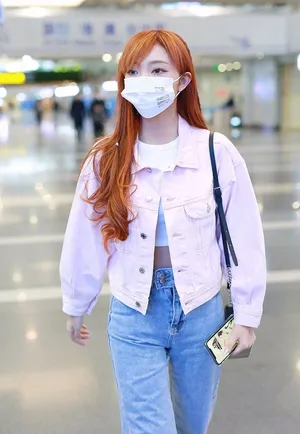 李紫婷橘发私服街拍照图片_5