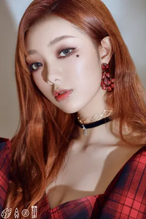 李紫婷烟熏妆酷美野性写真图片_6