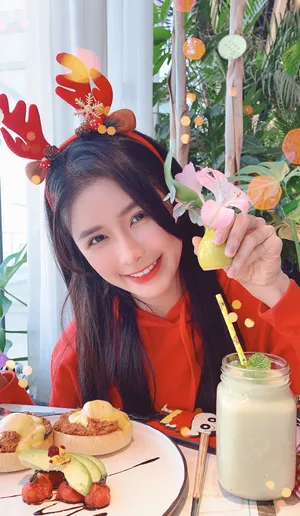 蔡卓宜圣诞节自拍照图片