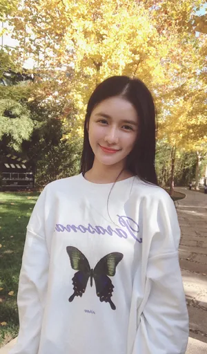 蔡卓宜初秋户外甜美照片_2