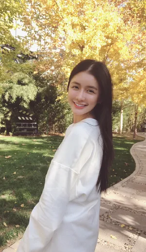 蔡卓宜初秋户外甜美照片_4