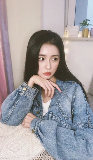 蔡卓宜牛仔外套性感图片写真_2