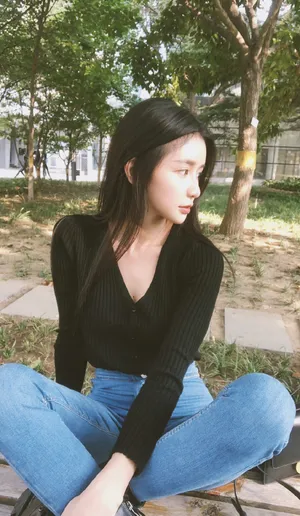 蔡卓宜惹火身材性感图片_2