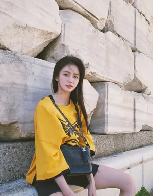 蔡卓宜甜美户外写真图片第1张