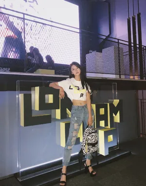 蔡卓宜广州活动照图片