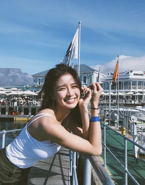 蔡卓宜高挑性感旅拍照图片_4