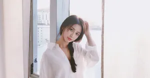 蔡卓宜白色衬衣慵懒性感居家写真_8