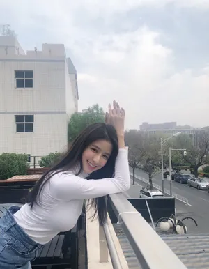 蔡卓宜甜美性感生活自拍照图片