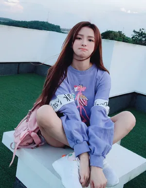 蔡卓宜户外优雅性感图片