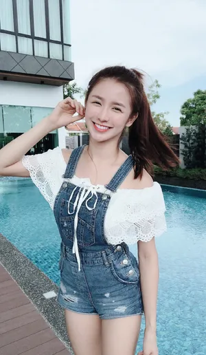 蔡卓宜户外优雅性感图片_6