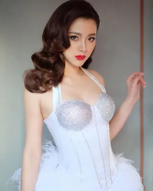 平采娜艳丽性感写真图片第1张