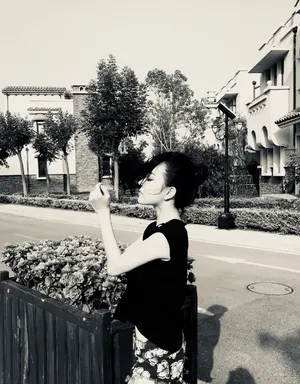 By2孙雨生活照图片第1张