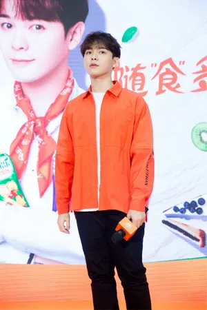 尤长靖干净清爽活动照图片_4