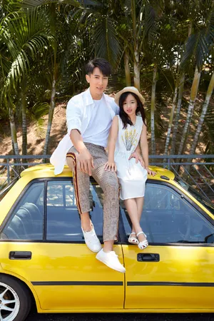 吴尊父女温馨杂志封面写真图片_3