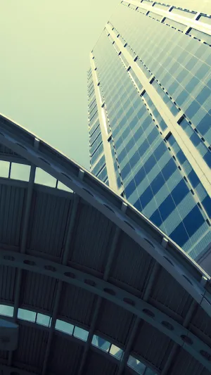 高大的玻璃建筑