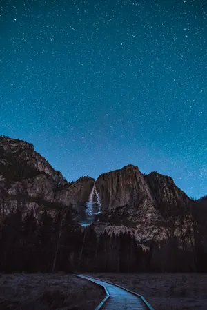 星空 山路