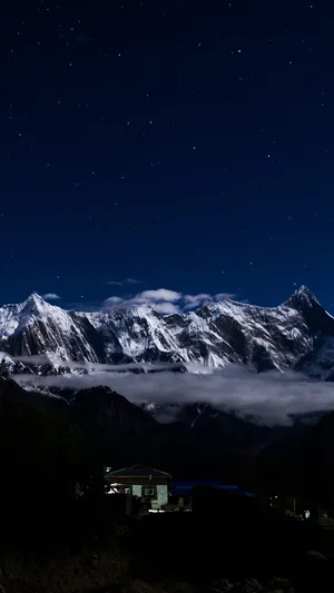 奇幻的山中别墅意境