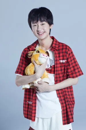 英雄联盟LOL RNG战队辅助史森明Ming休闲装第1张