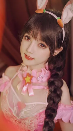 饭思思cosplay斗罗大陆小舞甜美兔耳写真_1