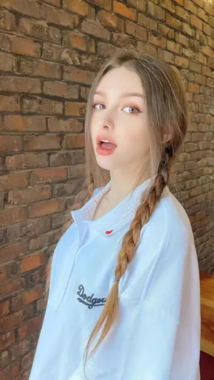 清纯甜美俏皮欧美少女白嫩写真