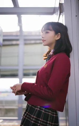 清纯白嫩JK制服小姐姐元气可爱校园写真