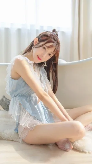 清纯可爱的小仙女王羽杉浴室写真