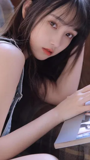白嫩甜美少女俏皮可爱写真