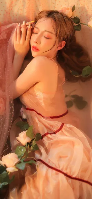 性感美女浴缸湿身写真