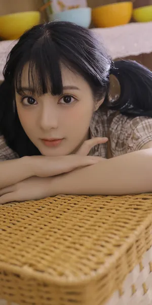 可爱清纯的双马尾少女