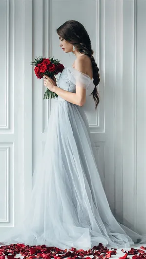 灰色婚纱