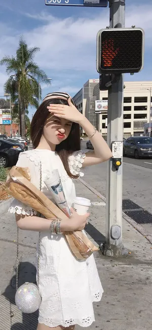 红灯街拍美女