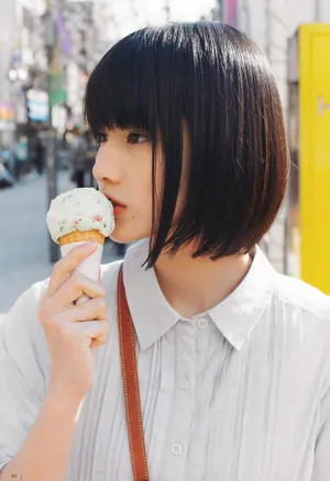 桥本 冰激凌美女
