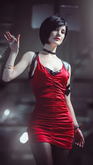 cos性感丝袜警官的欧美短发美女