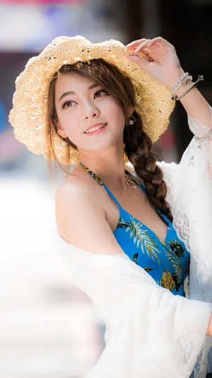 带草帽的大辫子清纯美女旅游街拍_1