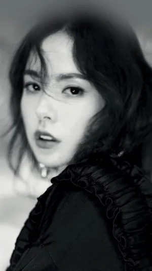长发女神黑色意境头像壁纸