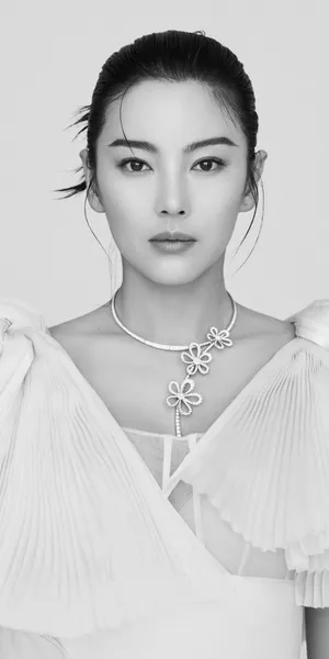 时尚性感女神张雨绮妩媚迷人写真_1