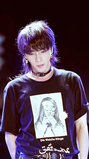 时尚帅气暖男华晨宇_1