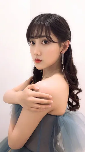 可爱少女李艺彤