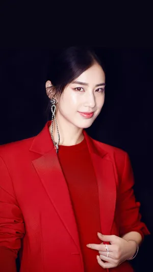 黄圣依的精致妆容