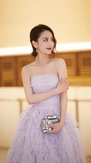清丽脱俗的佟丽娅