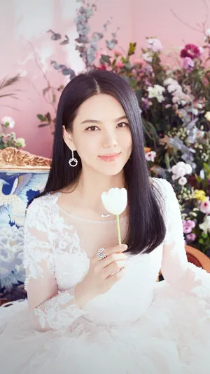 李湘一身白纱性感写真_1